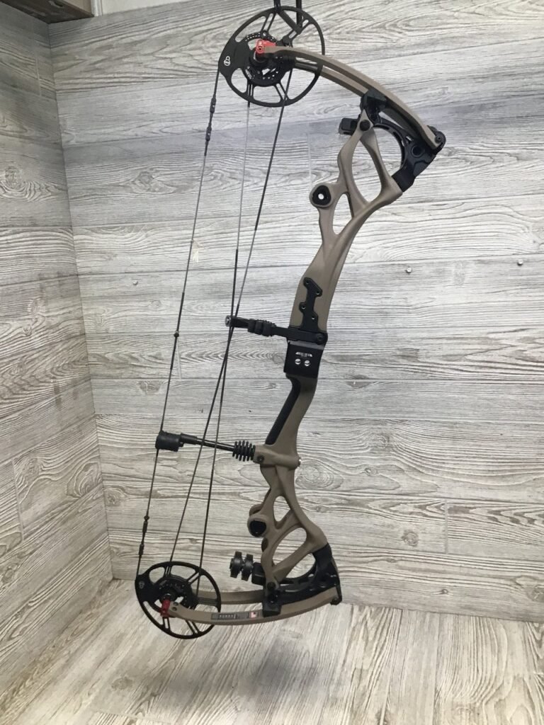 Bowtech Carbon One Flat Dark Earth 60-70# - Elite Compound Bows & Tagpoint Inc.
