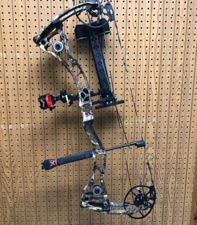Used Bowtech CP30 Right-Handed Mossy Oak Bow - Elite Compound Bows & Tagpoint Inc.